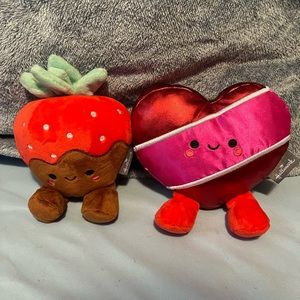 Magnetic plush